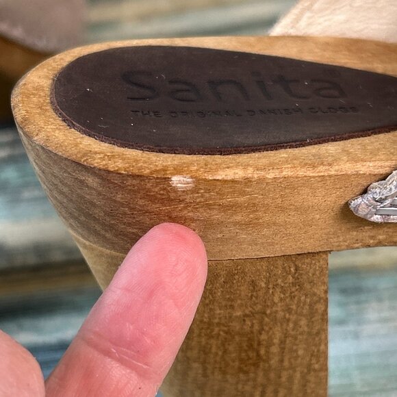 Sanita Clog Sz 6.5-7 Metallic Beige Floral Embossed Leather Mule Dress Shoes - Picture 7 of 13